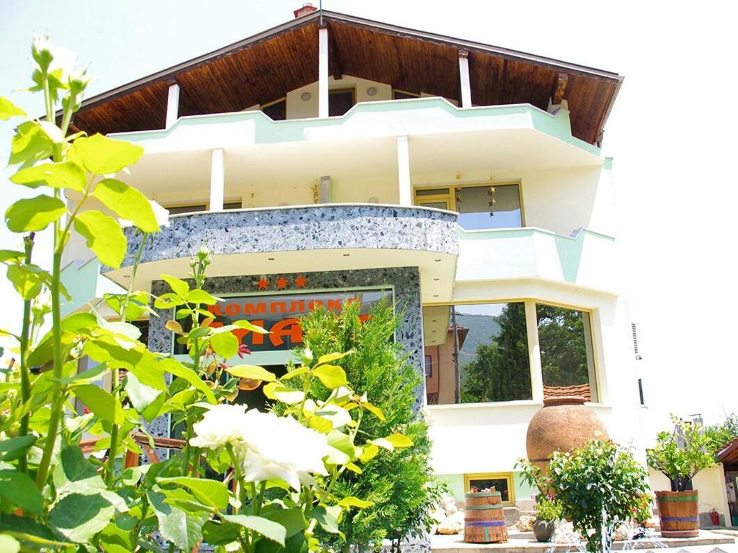 Hotel Complex Diana Cherven  Exterior foto